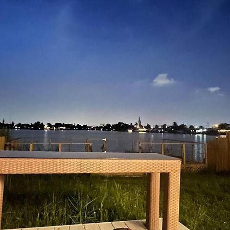 Supervilla - Lakefront - Sunsets, Kayaks, Grill 포트 로더데일 외부 사진
