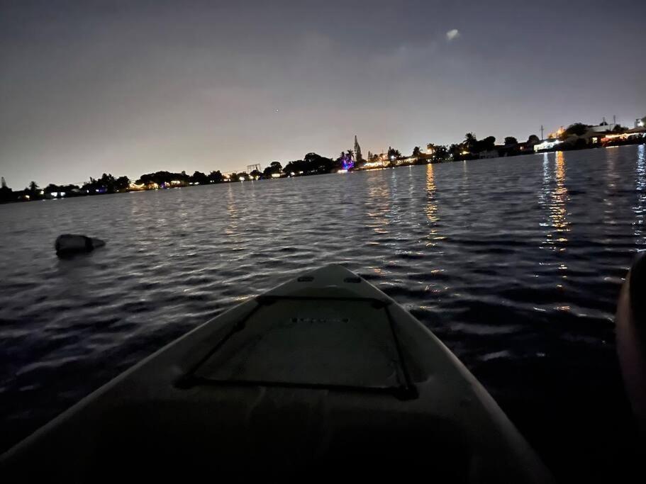 Supervilla - Lakefront - Sunsets, Kayaks, Grill 포트 로더데일 외부 사진