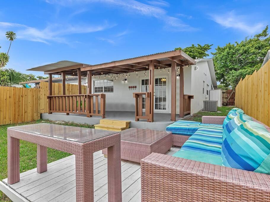 Supervilla - Lakefront - Sunsets, Kayaks, Grill 포트 로더데일 외부 사진